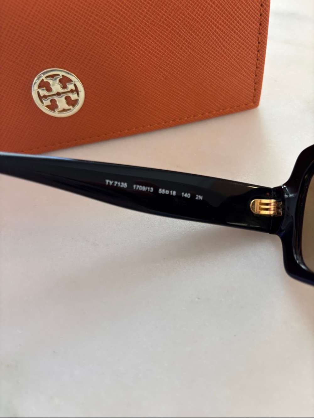 Tory Burch Black frame sunglasses - Picture 3 of 5